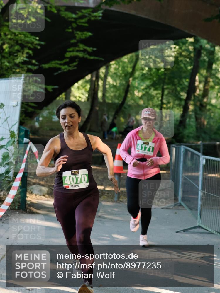 28.09.2025 - 33. Volkslauf durch das schöne Alstertal Fabian Wolf http://msf.ph/oto/8977235 28.09.2025 11:01:05 Laufen 4070, 4171, 3 meine-sportfotos.de