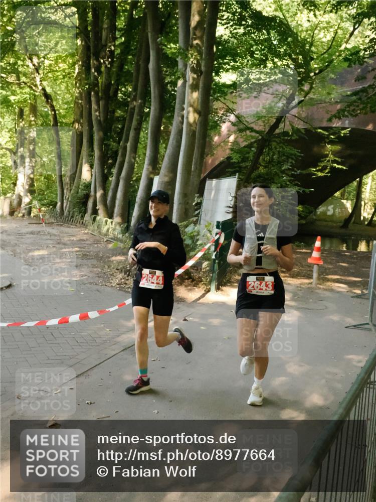 28.09.2025 - 33. Volkslauf durch das schöne Alstertal Fabian Wolf http://msf.ph/oto/8977664 28.09.2025 13:17:26 Laufen 2644, 2643 meine-sportfotos.de