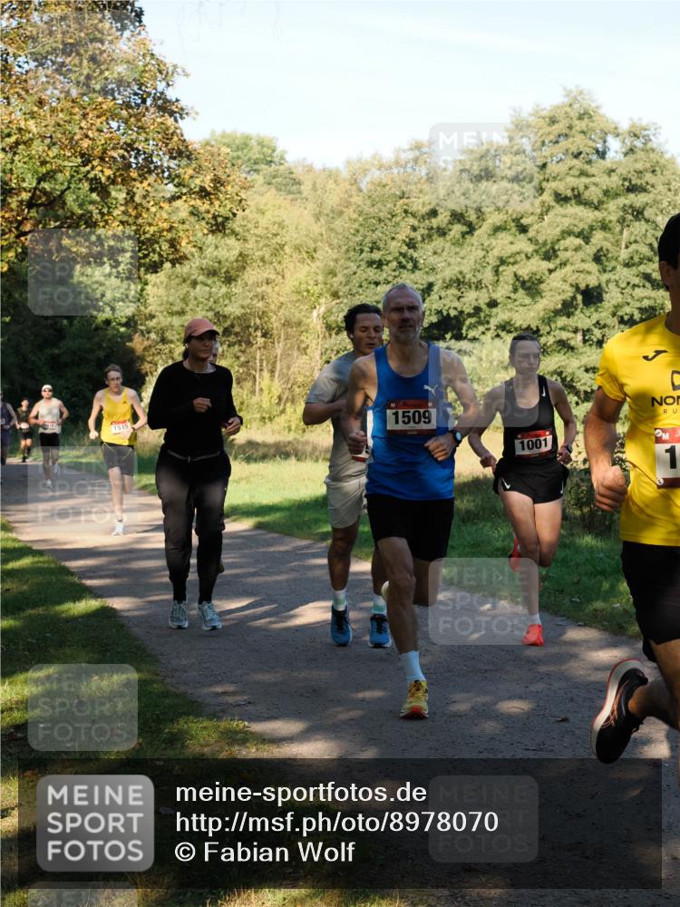 28.09.2025 - 33. Volkslauf durch das schöne Alstertal Fabian Wolf http://msf.ph/oto/8978070 28.09.2025 10:03:30 Laufen 1515, 1509, 1001, 1 meine-sportfotos.de