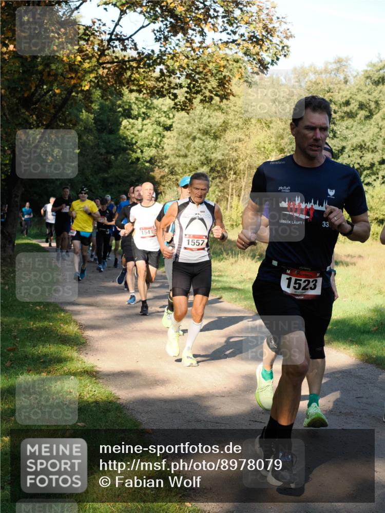 28.09.2025 - 33. Volkslauf durch das schöne Alstertal Fabian Wolf http://msf.ph/oto/8978079 28.09.2025 10:03:54 Laufen 1541, 1557, 1523, 33 meine-sportfotos.de