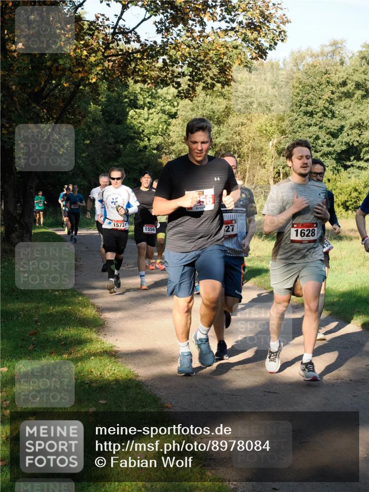 28.09.2025 - 33. Volkslauf durch das schöne Alstertal Fabian Wolf http://msf.ph/oto/8978084 28.09.2025 10:04:01 Laufen 1017, 1572, 1556, 56, 27, 1628 meine-sportfotos.de