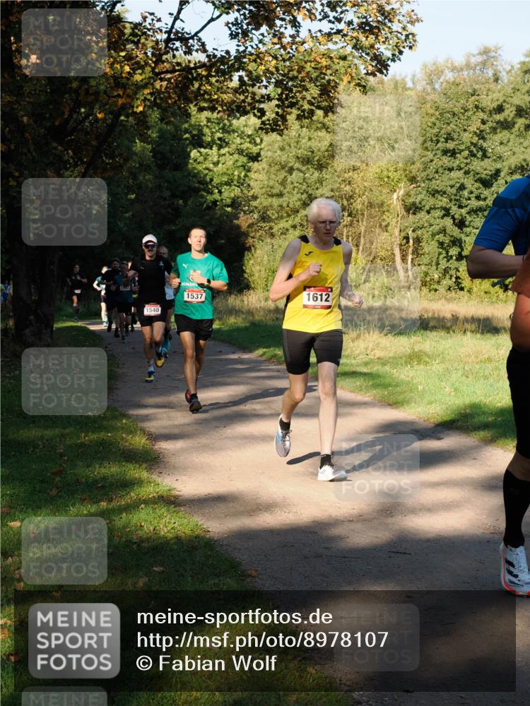 28.09.2025 - 33. Volkslauf durch das schöne Alstertal Fabian Wolf http://msf.ph/oto/8978107 28.09.2025 10:04:12 Laufen 1540, 1537, 1612 meine-sportfotos.de