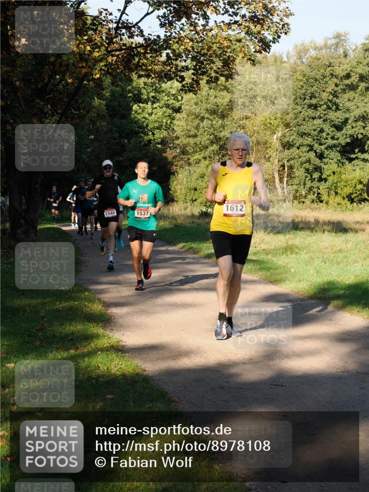 28.09.2025 - 33. Volkslauf durch das schöne Alstertal Fabian Wolf http://msf.ph/oto/8978108 28.09.2025 10:04:12 Laufen 1540, 1537, 1612 meine-sportfotos.de