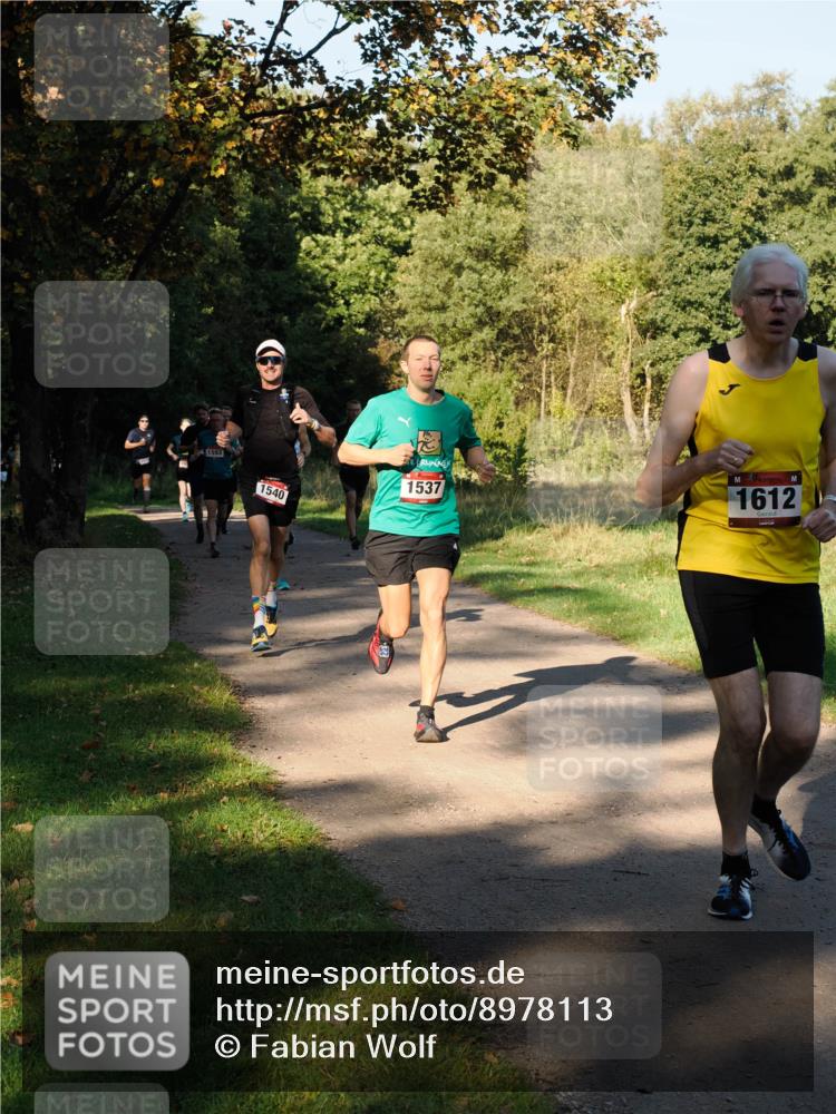 28.09.2025 - 33. Volkslauf durch das schöne Alstertal Fabian Wolf http://msf.ph/oto/8978113 28.09.2025 10:04:13 Laufen 1593, 1540, 1537, 1612 meine-sportfotos.de