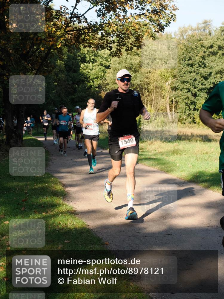 28.09.2025 - 33. Volkslauf durch das schöne Alstertal Fabian Wolf http://msf.ph/oto/8978121 28.09.2025 10:04:15 Laufen 1593, 574, 1540 meine-sportfotos.de