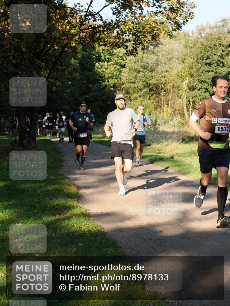 28.09.2025 - 33. Volkslauf durch das schöne Alstertal Fabian Wolf http://msf.ph/oto/8978133 28.09.2025 10:04:21 Laufen 1630, 552, 1577 meine-sportfotos.de
