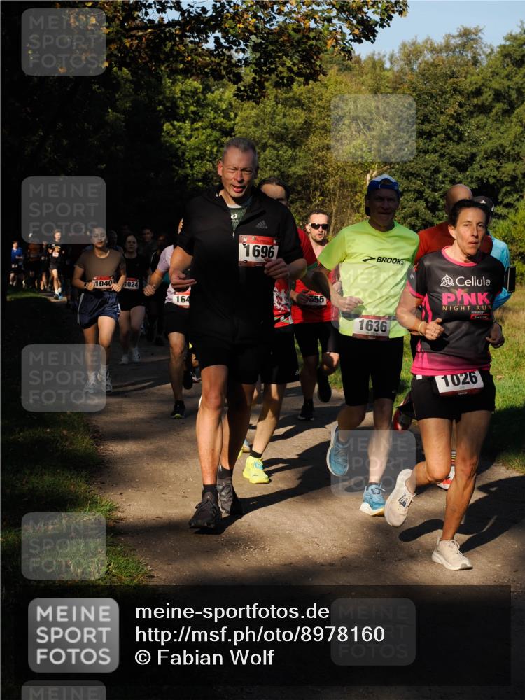 28.09.2025 - 33. Volkslauf durch das schöne Alstertal Fabian Wolf http://msf.ph/oto/8978160 28.09.2025 10:04:40 Laufen 1040, 4024, 164, 1696, 555, 1636, 1026 meine-sportfotos.de