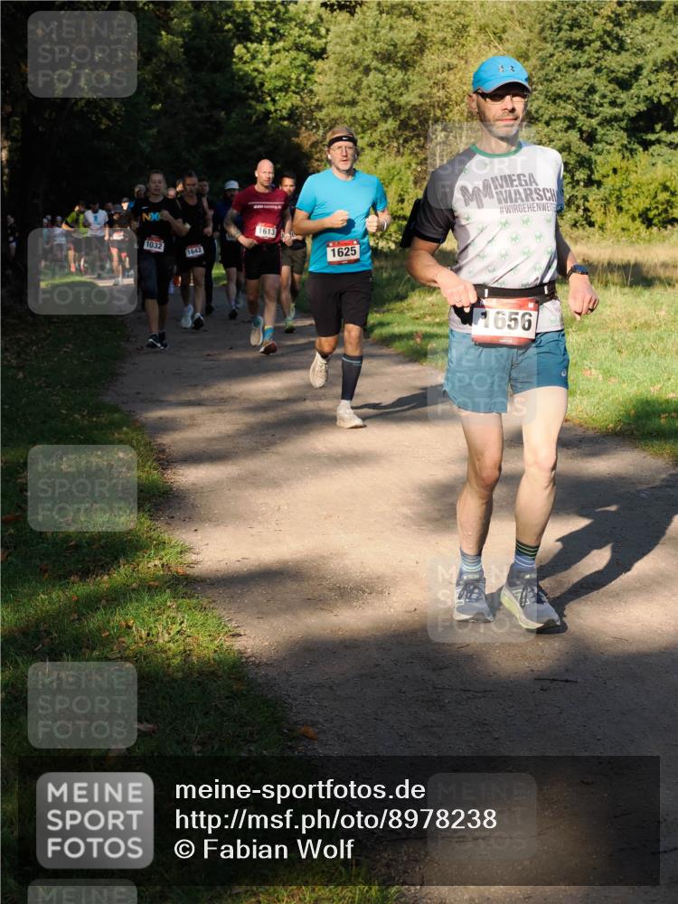 28.09.2025 - 33. Volkslauf durch das schöne Alstertal Fabian Wolf http://msf.ph/oto/8978238 28.09.2025 10:05:12 Laufen 1613, 1032, 1642, 1625, 1656 meine-sportfotos.de