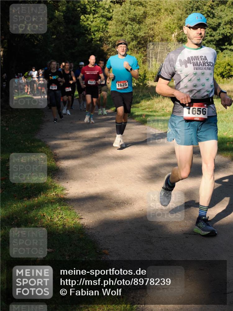 28.09.2025 - 33. Volkslauf durch das schöne Alstertal Fabian Wolf http://msf.ph/oto/8978239 28.09.2025 10:05:12 Laufen 1032, 1642, 1613, 1625, 1656 meine-sportfotos.de