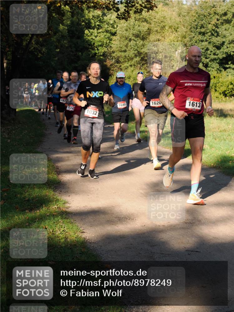 28.09.2025 - 33. Volkslauf durch das schöne Alstertal Fabian Wolf http://msf.ph/oto/8978249 28.09.2025 10:05:16 Laufen 182, 1640, 1724, 1032, 1620, 1613 meine-sportfotos.de
