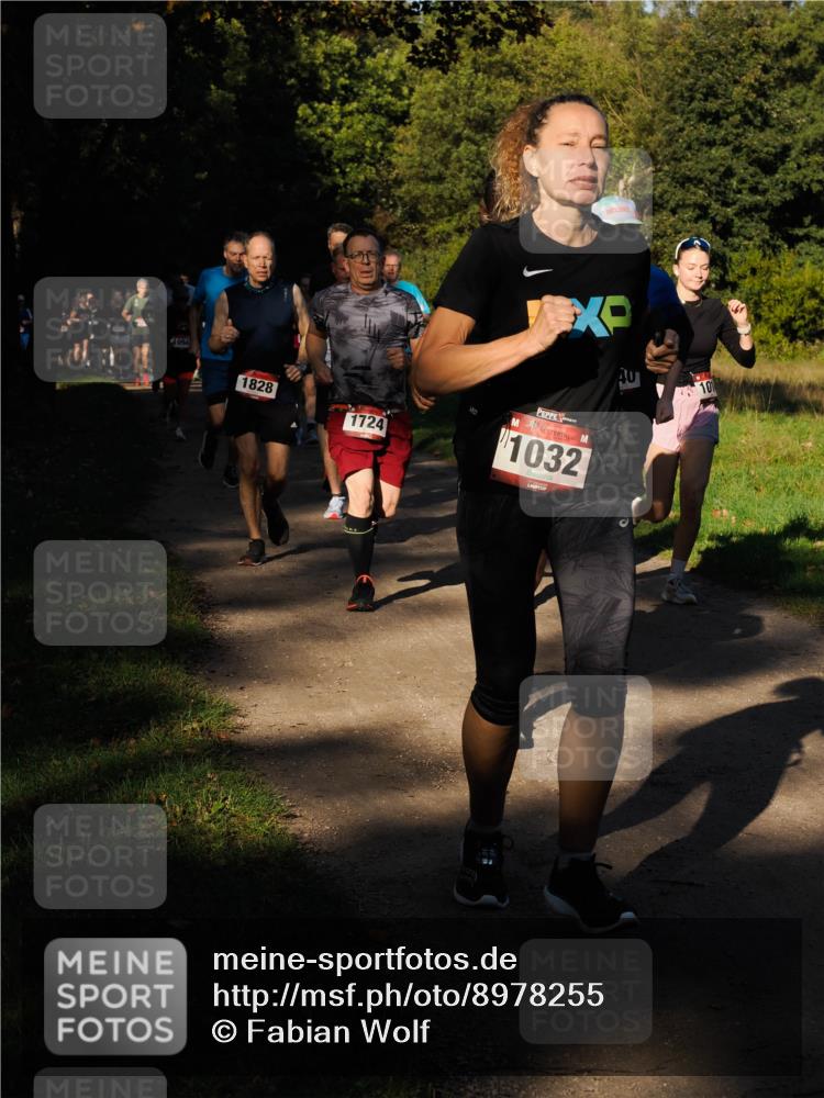 28.09.2025 - 33. Volkslauf durch das schöne Alstertal Fabian Wolf http://msf.ph/oto/8978255 28.09.2025 10:05:18 Laufen 1094, 1828, 1724, 1032, 101 meine-sportfotos.de