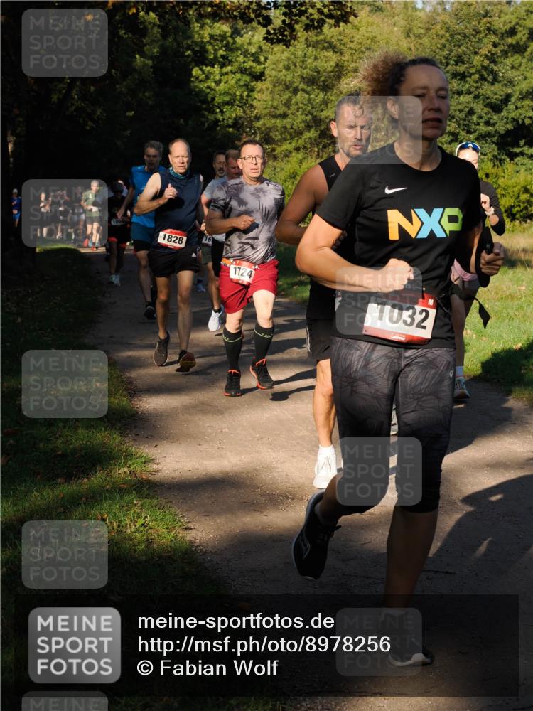28.09.2025 - 33. Volkslauf durch das schöne Alstertal Fabian Wolf http://msf.ph/oto/8978256 28.09.2025 10:05:18 Laufen 109, 1828, 1724, 1032 meine-sportfotos.de