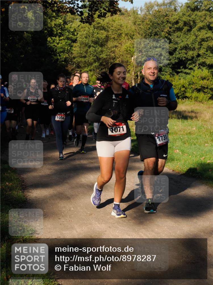 28.09.2025 - 33. Volkslauf durch das schöne Alstertal Fabian Wolf http://msf.ph/oto/8978287 28.09.2025 10:05:32 Laufen 1007, 1090, 08, 1056, 1688, 1071, 1731 meine-sportfotos.de