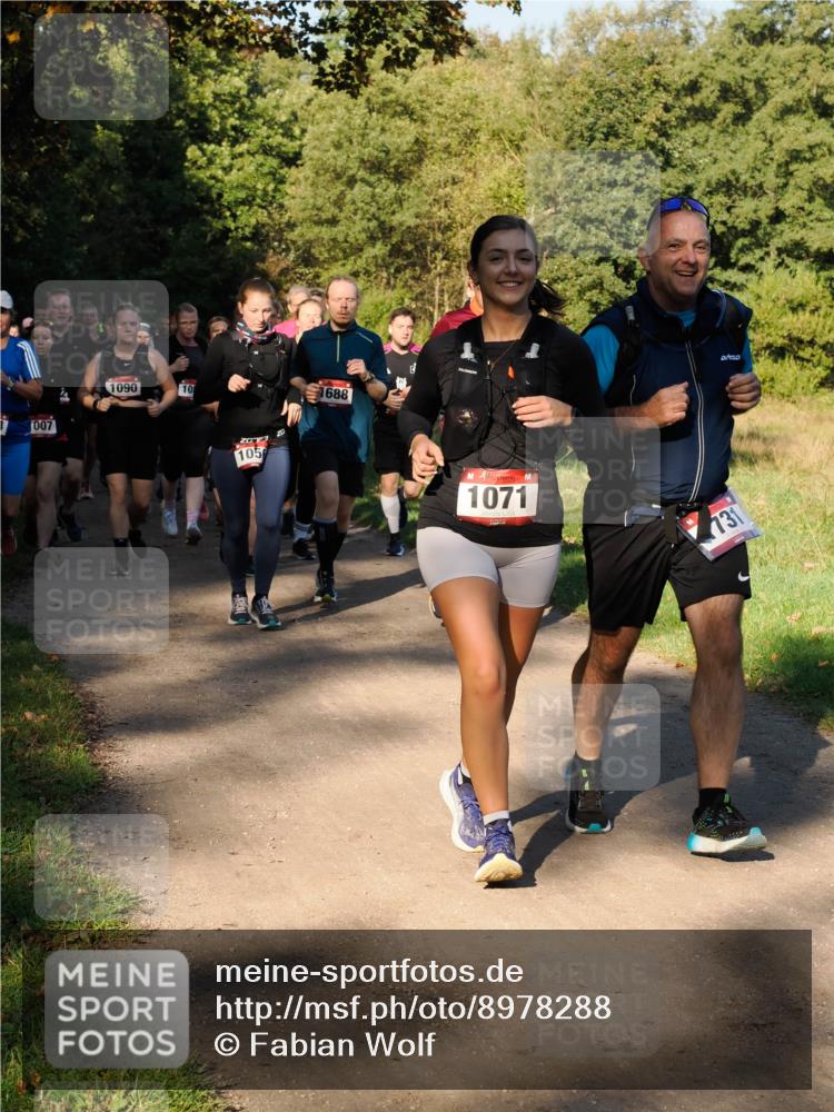 28.09.2025 - 33. Volkslauf durch das schöne Alstertal Fabian Wolf http://msf.ph/oto/8978288 28.09.2025 10:05:32 Laufen 007, 1090, 10, 105, 1688, 1071, 731 meine-sportfotos.de