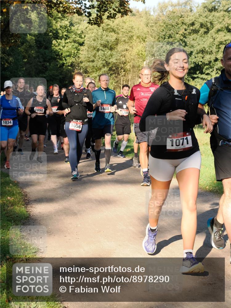 28.09.2025 - 33. Volkslauf durch das schöne Alstertal Fabian Wolf http://msf.ph/oto/8978290 28.09.2025 10:05:32 Laufen 1034, 1090, 108, 1056, 099, 1688, 706, 1071 meine-sportfotos.de