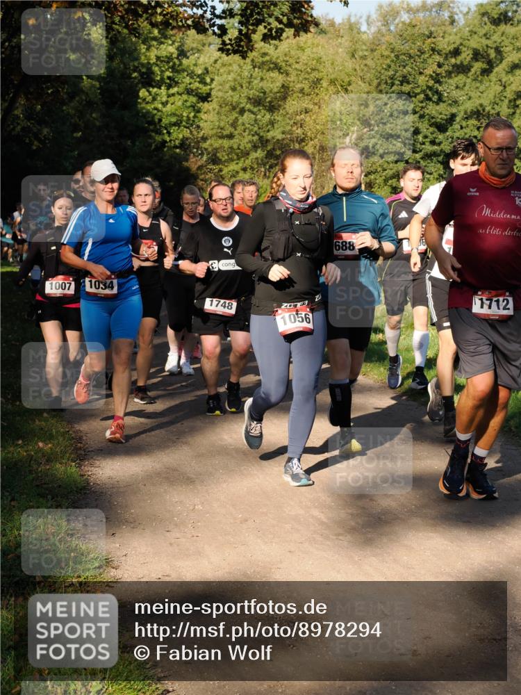28.09.2025 - 33. Volkslauf durch das schöne Alstertal Fabian Wolf http://msf.ph/oto/8978294 28.09.2025 10:05:34 Laufen 1007, 1034, 1748, 1056, 688, 19, 1712 meine-sportfotos.de