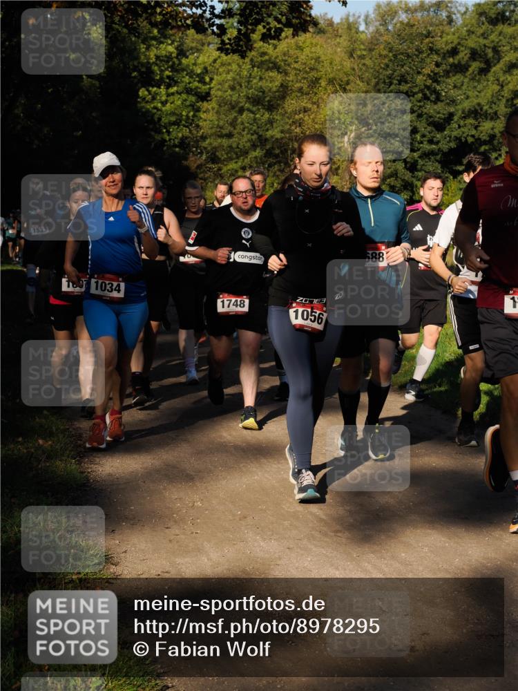 28.09.2025 - 33. Volkslauf durch das schöne Alstertal Fabian Wolf http://msf.ph/oto/8978295 28.09.2025 10:05:34 Laufen 1533, 1034, 1748, 1056, 688, 1 meine-sportfotos.de
