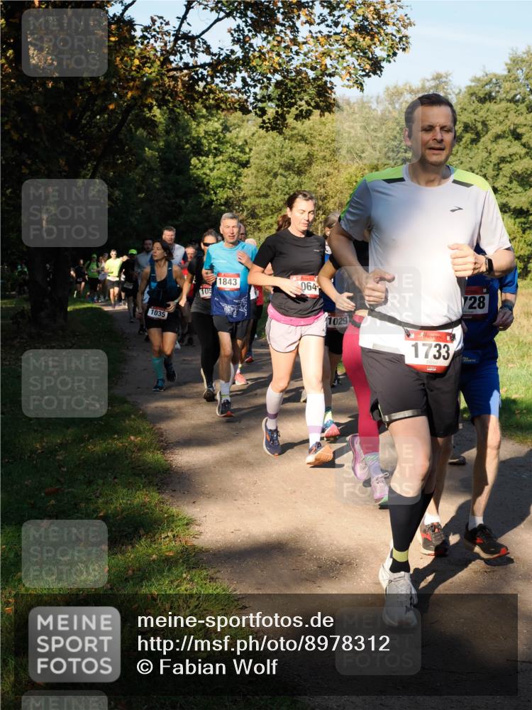 28.09.2025 - 33. Volkslauf durch das schöne Alstertal Fabian Wolf http://msf.ph/oto/8978312 28.09.2025 10:05:45 Laufen 1035, 105, 1843, 064, 1029, 1733, 728 meine-sportfotos.de