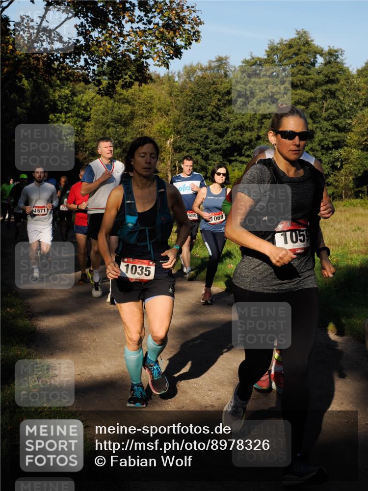 28.09.2025 - 33. Volkslauf durch das schöne Alstertal Fabian Wolf http://msf.ph/oto/8978326 28.09.2025 10:05:48 Laufen 1697, 1671, 173, 1035, 680, 069, 1059 meine-sportfotos.de