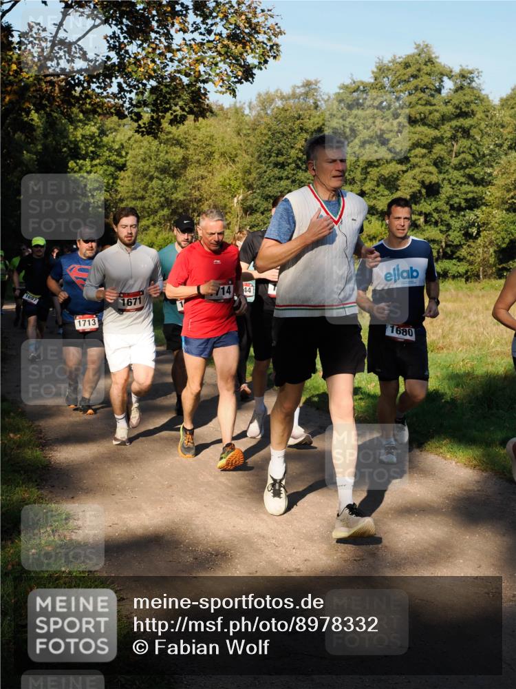 28.09.2025 - 33. Volkslauf durch das schöne Alstertal Fabian Wolf http://msf.ph/oto/8978332 28.09.2025 10:05:49 Laufen 1697, 1713, 1671, 14, 44, 714, 1680 meine-sportfotos.de