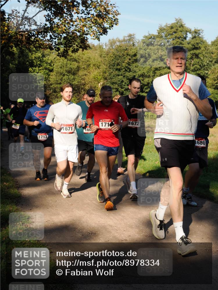 28.09.2025 - 33. Volkslauf durch das schöne Alstertal Fabian Wolf http://msf.ph/oto/8978334 28.09.2025 10:05:50 Laufen 171, 1672, 1697, 1671, 160, 1713, 680 meine-sportfotos.de