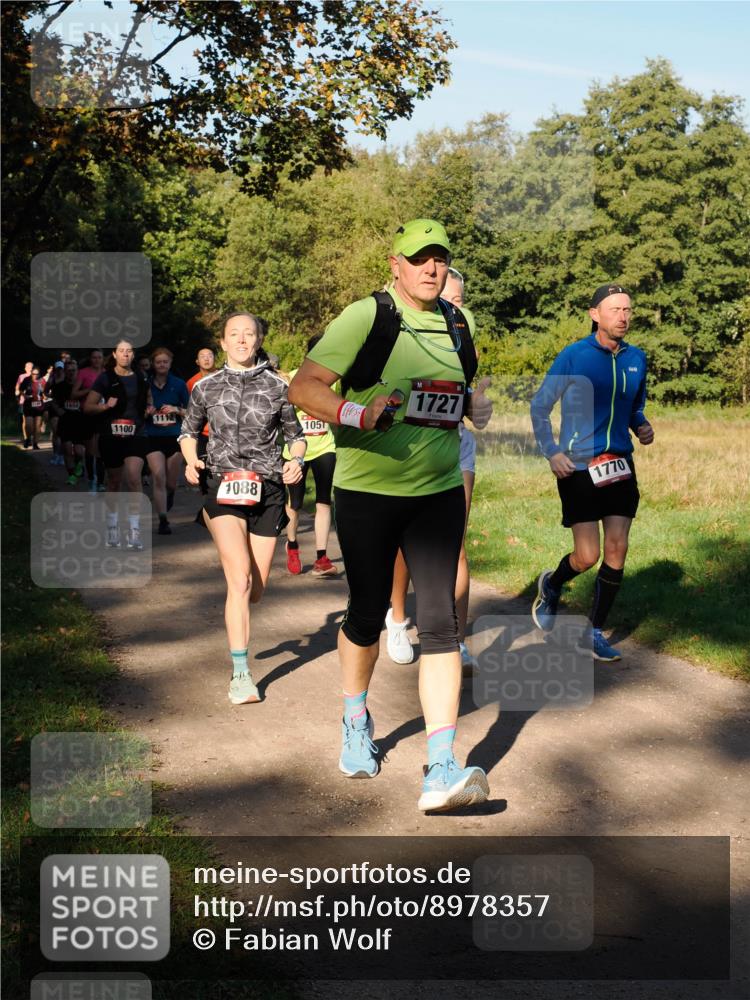 28.09.2025 - 33. Volkslauf durch das schöne Alstertal Fabian Wolf http://msf.ph/oto/8978357 28.09.2025 10:06:00 Laufen 1650, 1100, 1112, 1088, 1051, 1727, 1770 meine-sportfotos.de