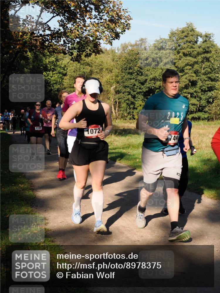 28.09.2025 - 33. Volkslauf durch das schöne Alstertal Fabian Wolf http://msf.ph/oto/8978375 28.09.2025 10:06:10 Laufen 1109, 1072, 2025, 749 meine-sportfotos.de