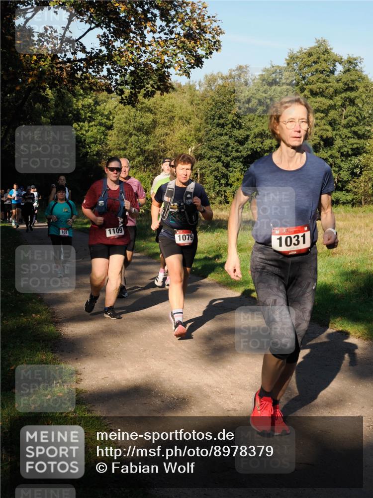28.09.2025 - 33. Volkslauf durch das schöne Alstertal Fabian Wolf http://msf.ph/oto/8978379 28.09.2025 10:06:12 Laufen 1120, 101, 654, 1109, 1079, 1031 meine-sportfotos.de
