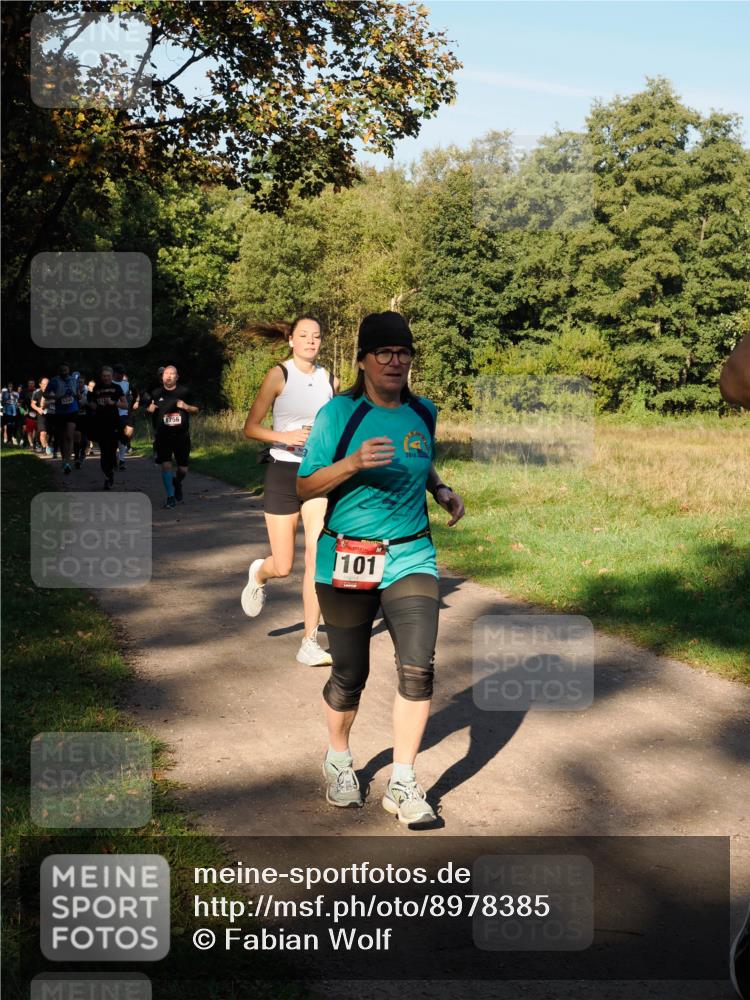 28.09.2025 - 33. Volkslauf durch das schöne Alstertal Fabian Wolf http://msf.ph/oto/8978385 28.09.2025 10:06:15 Laufen 1745, 1756, 101 meine-sportfotos.de