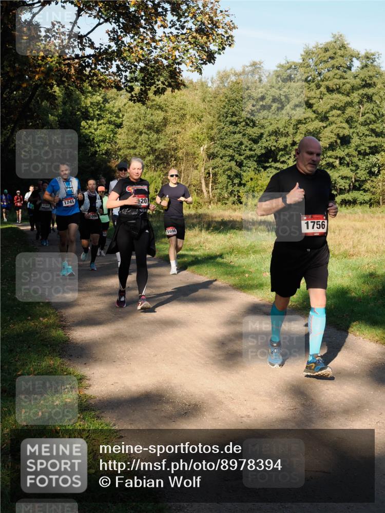 28.09.2025 - 33. Volkslauf durch das schöne Alstertal Fabian Wolf http://msf.ph/oto/8978394 28.09.2025 10:06:21 Laufen 1155, 1745, 096, 20, 102, 1698, 1756 meine-sportfotos.de