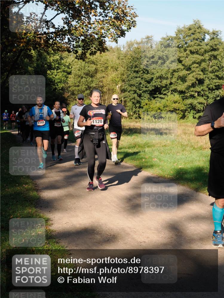 28.09.2025 - 33. Volkslauf durch das schöne Alstertal Fabian Wolf http://msf.ph/oto/8978397 28.09.2025 10:06:22 Laufen 1745, 1096, 102, 1701, 1120, 1698 meine-sportfotos.de