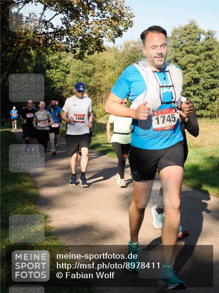 28.09.2025 - 33. Volkslauf durch das schöne Alstertal Fabian Wolf http://msf.ph/oto/8978411 28.09.2025 10:06:25 Laufen 1737, 1155, 1761, 1668, 1745 meine-sportfotos.de