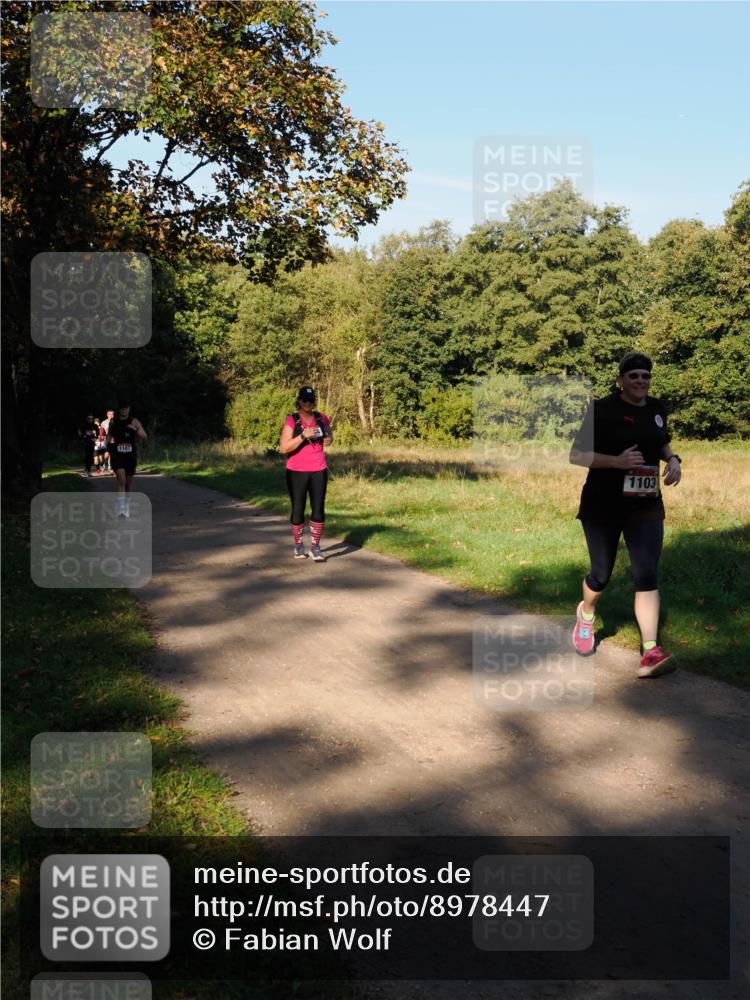 28.09.2025 - 33. Volkslauf durch das schöne Alstertal Fabian Wolf http://msf.ph/oto/8978447 28.09.2025 10:06:46 Laufen 1107, 1103 meine-sportfotos.de