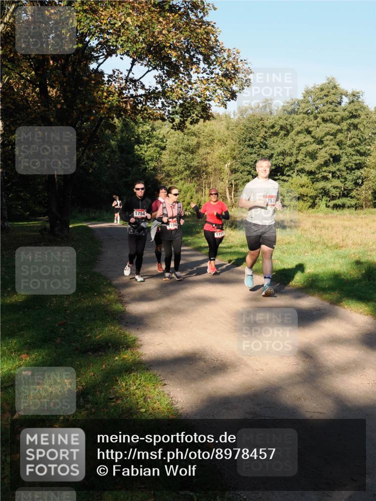 28.09.2025 - 33. Volkslauf durch das schöne Alstertal Fabian Wolf http://msf.ph/oto/8978457 28.09.2025 10:06:58 Laufen 1754, 1104, 1111, 753 meine-sportfotos.de