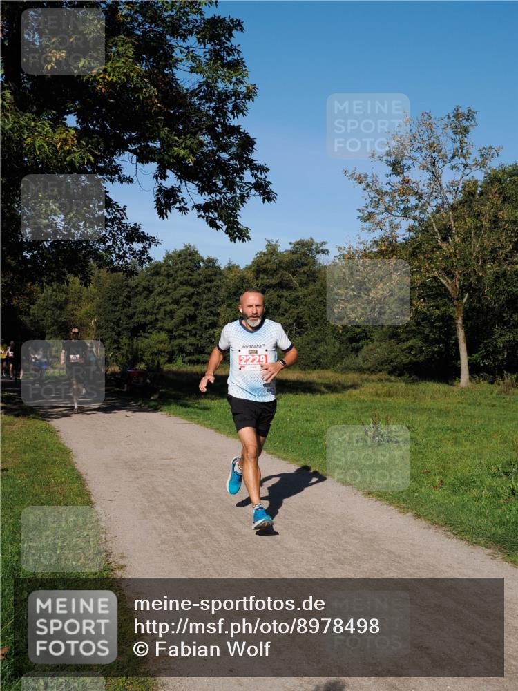 28.09.2025 - 33. Volkslauf durch das schöne Alstertal Fabian Wolf http://msf.ph/oto/8978498 28.09.2025 10:23:29 Laufen 2229 meine-sportfotos.de