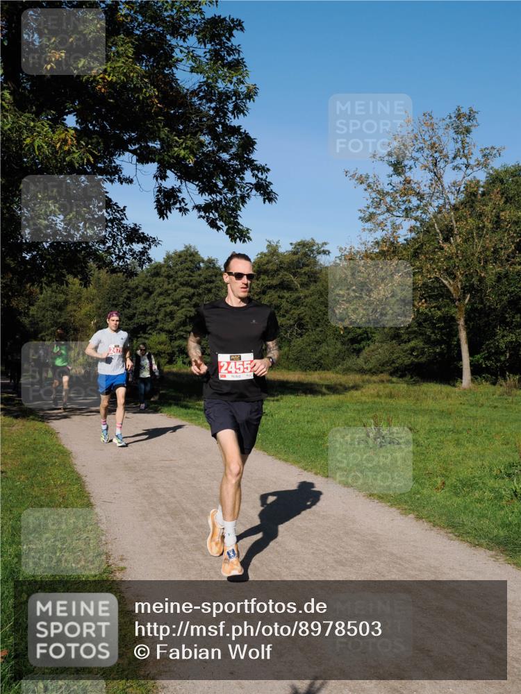 28.09.2025 - 33. Volkslauf durch das schöne Alstertal Fabian Wolf http://msf.ph/oto/8978503 28.09.2025 10:23:32 Laufen 2479, 2455 meine-sportfotos.de