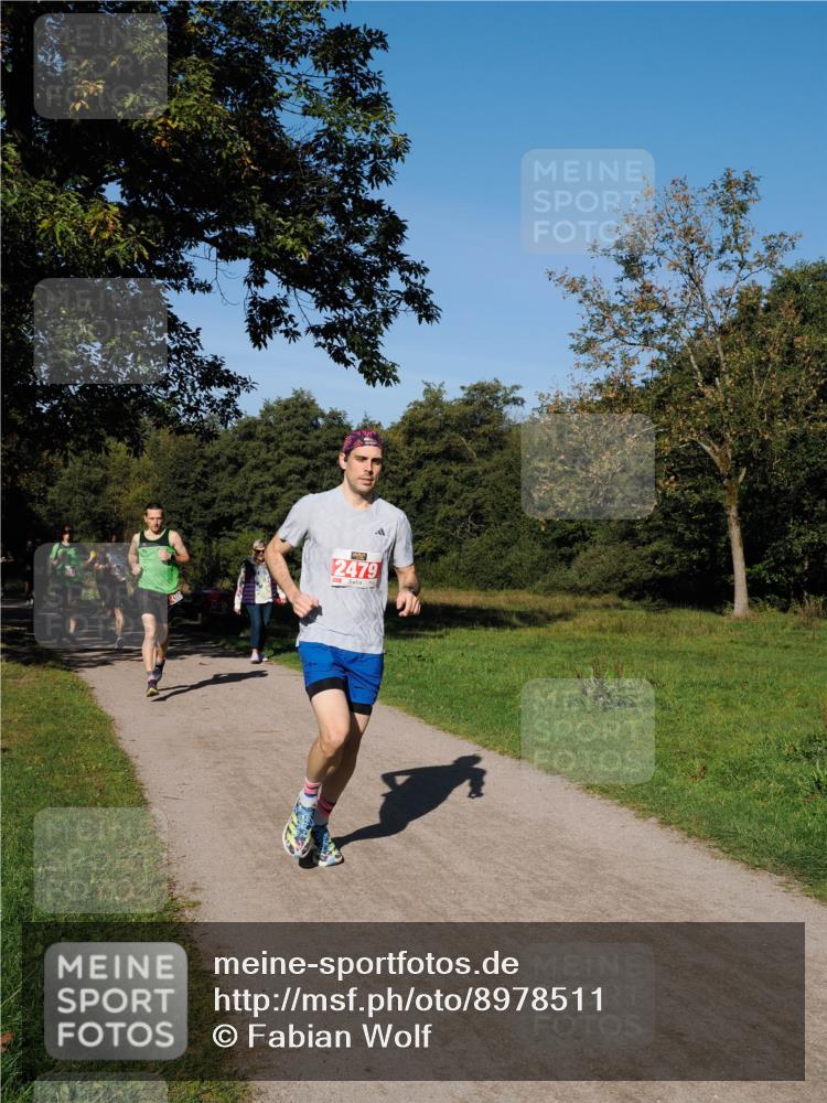 28.09.2025 - 33. Volkslauf durch das schöne Alstertal Fabian Wolf http://msf.ph/oto/8978511 28.09.2025 10:23:34 Laufen 2479 meine-sportfotos.de