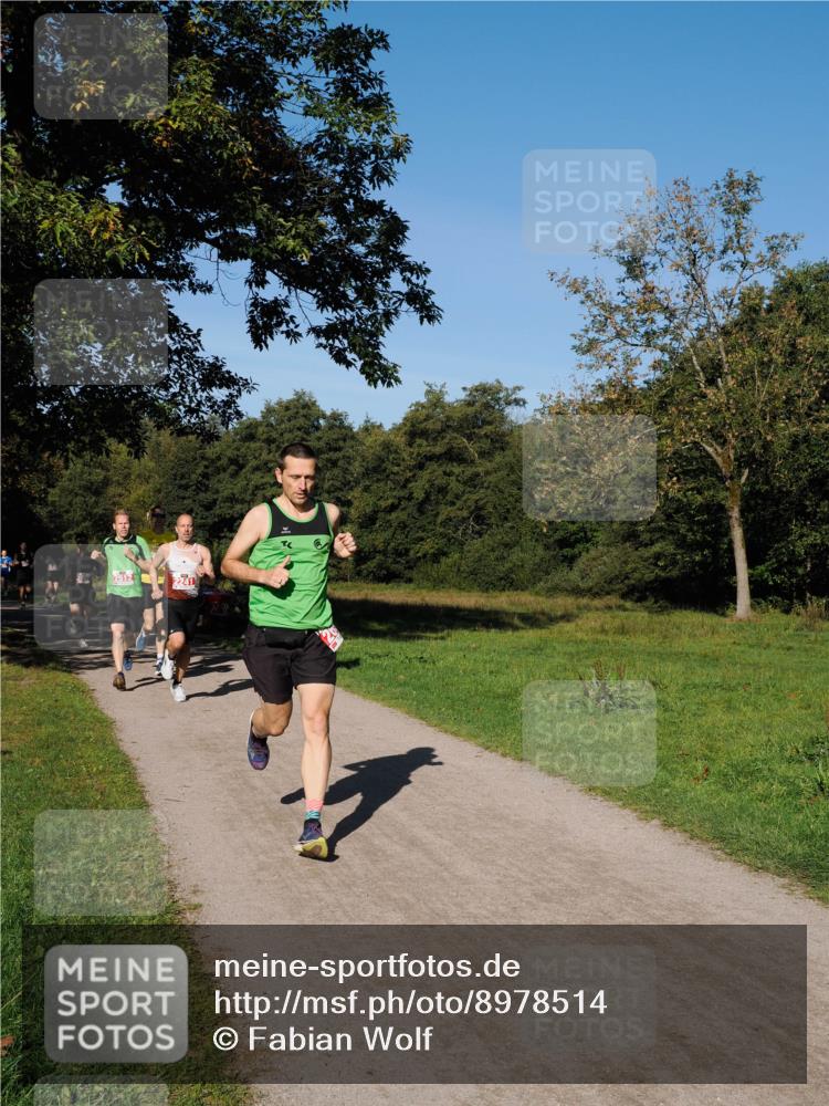 28.09.2025 - 33. Volkslauf durch das schöne Alstertal Fabian Wolf http://msf.ph/oto/8978514 28.09.2025 10:23:36 Laufen  meine-sportfotos.de