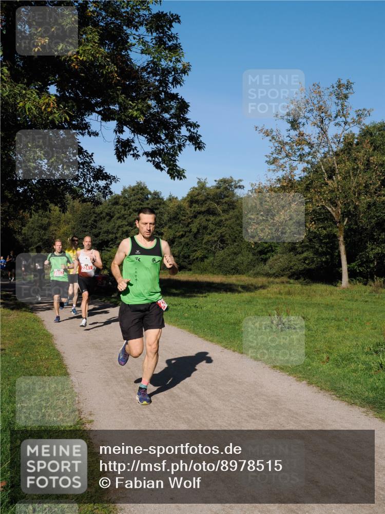 28.09.2025 - 33. Volkslauf durch das schöne Alstertal Fabian Wolf http://msf.ph/oto/8978515 28.09.2025 10:23:36 Laufen 2241, 2312 meine-sportfotos.de