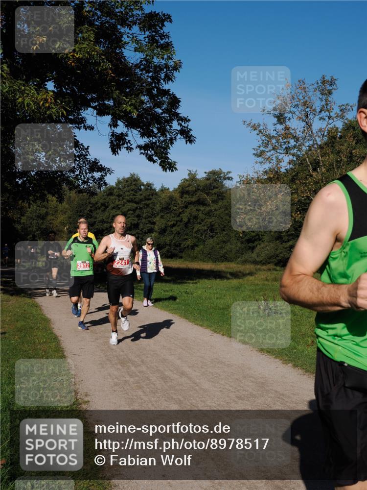 28.09.2025 - 33. Volkslauf durch das schöne Alstertal Fabian Wolf http://msf.ph/oto/8978517 28.09.2025 10:23:37 Laufen 2512 meine-sportfotos.de