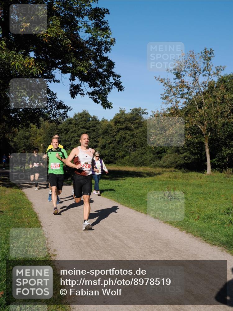 28.09.2025 - 33. Volkslauf durch das schöne Alstertal Fabian Wolf http://msf.ph/oto/8978519 28.09.2025 10:23:37 Laufen 2512, 2241 meine-sportfotos.de