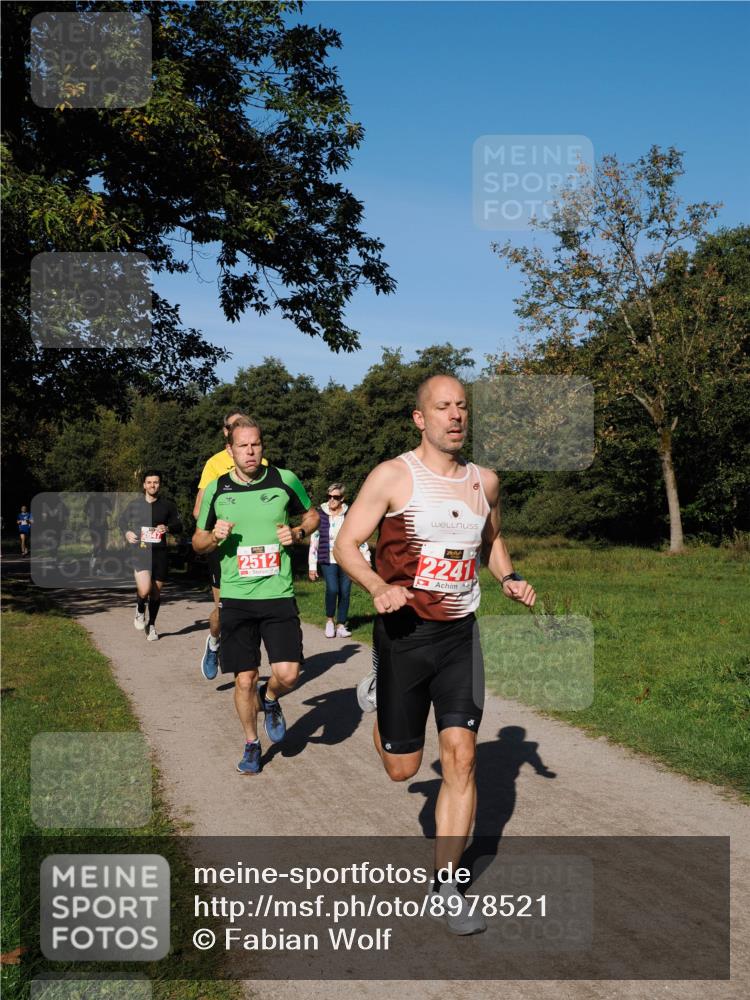 28.09.2025 - 33. Volkslauf durch das schöne Alstertal Fabian Wolf http://msf.ph/oto/8978521 28.09.2025 10:23:38 Laufen 2647, 2512, 2241 meine-sportfotos.de