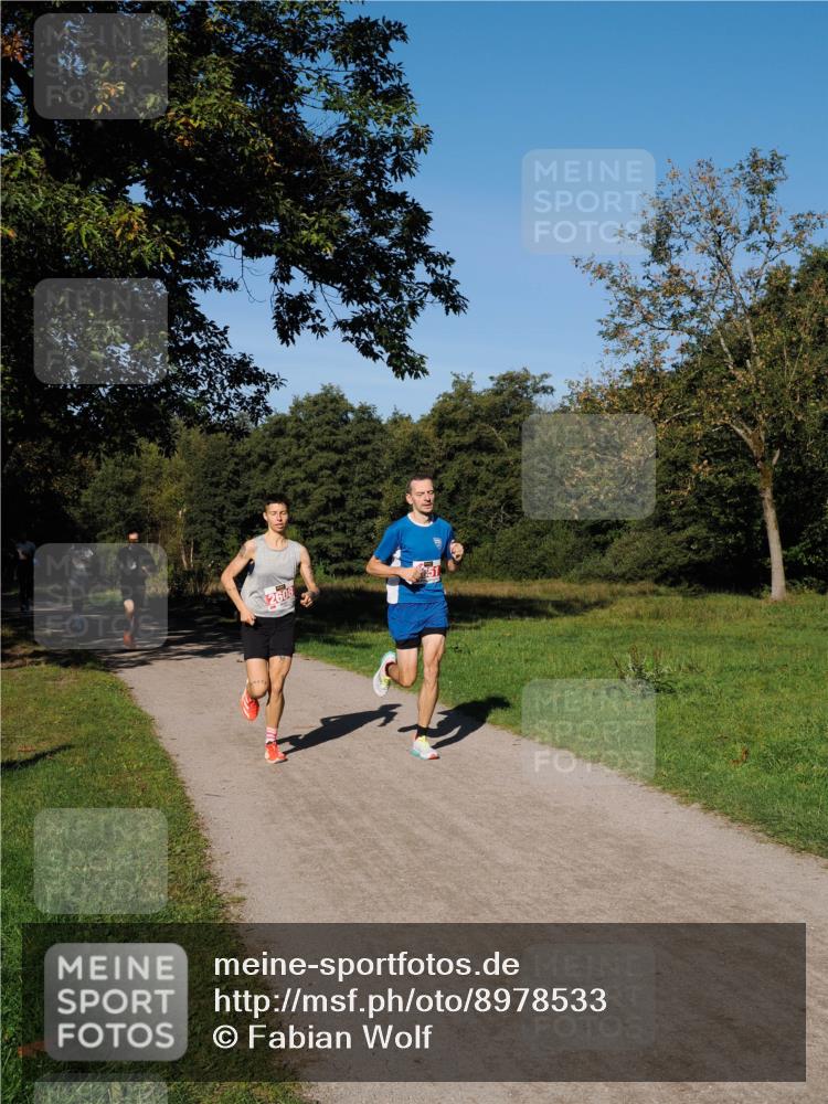 28.09.2025 - 33. Volkslauf durch das schöne Alstertal Fabian Wolf http://msf.ph/oto/8978533 28.09.2025 10:23:47 Laufen  meine-sportfotos.de