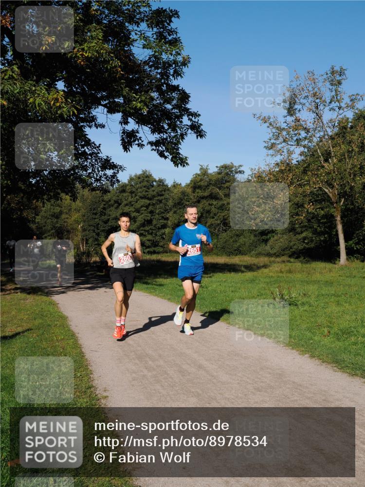 28.09.2025 - 33. Volkslauf durch das schöne Alstertal Fabian Wolf http://msf.ph/oto/8978534 28.09.2025 10:23:47 Laufen 260 meine-sportfotos.de