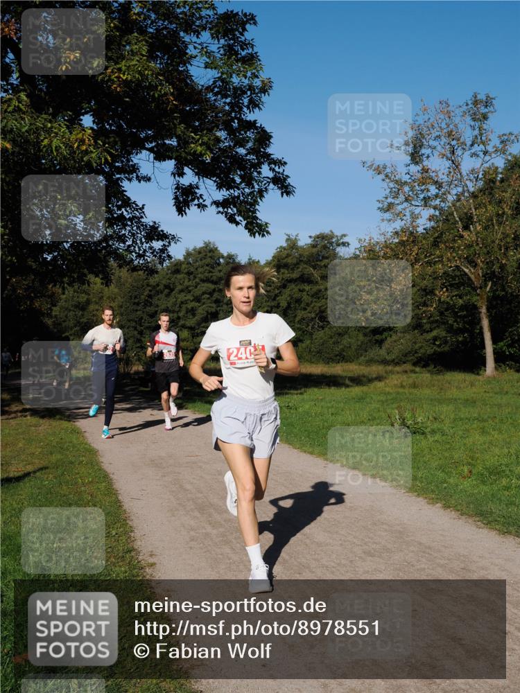 28.09.2025 - 33. Volkslauf durch das schöne Alstertal Fabian Wolf http://msf.ph/oto/8978551 28.09.2025 10:23:53 Laufen 240 meine-sportfotos.de