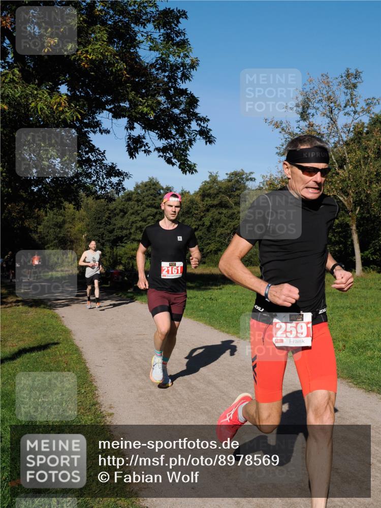28.09.2025 - 33. Volkslauf durch das schöne Alstertal Fabian Wolf http://msf.ph/oto/8978569 28.09.2025 10:24:01 Laufen 2161, 2591 meine-sportfotos.de