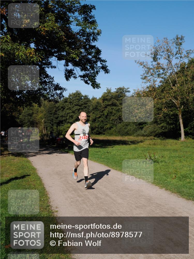 28.09.2025 - 33. Volkslauf durch das schöne Alstertal Fabian Wolf http://msf.ph/oto/8978577 28.09.2025 10:24:03 Laufen 2114 meine-sportfotos.de