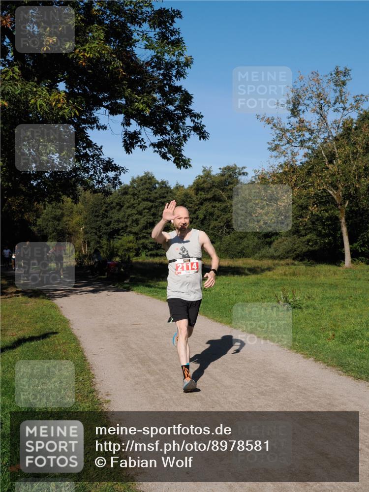 28.09.2025 - 33. Volkslauf durch das schöne Alstertal Fabian Wolf http://msf.ph/oto/8978581 28.09.2025 10:24:04 Laufen 2114 meine-sportfotos.de