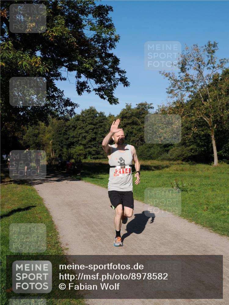 28.09.2025 - 33. Volkslauf durch das schöne Alstertal Fabian Wolf http://msf.ph/oto/8978582 28.09.2025 10:24:04 Laufen 2114 meine-sportfotos.de