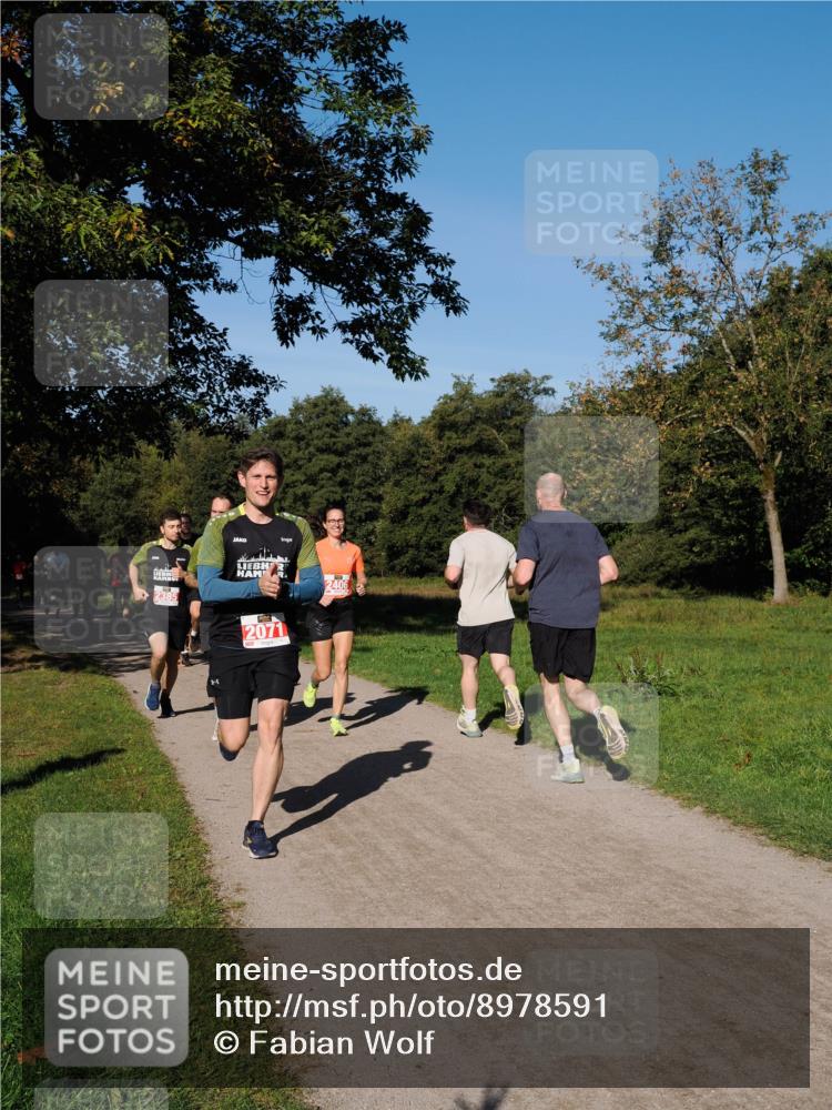 28.09.2025 - 33. Volkslauf durch das schöne Alstertal Fabian Wolf http://msf.ph/oto/8978591 28.09.2025 10:24:08 Laufen 2385, 2406, 2071 meine-sportfotos.de